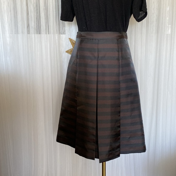 Halogen A-line, pleats, stripes, skirt, black/brown! Sheen! LIKE NEW! Size 6 - Picture 3 of 17